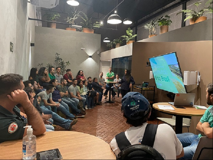 Alunos da Unipam em uma das aulas da parceria com a Nutrien